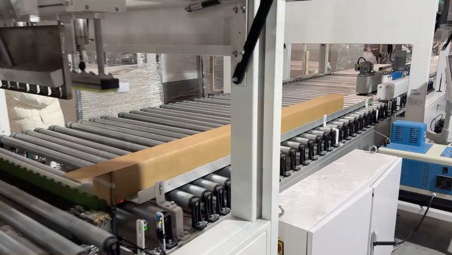家具厂还不知道封箱机？伙伴智能自动打包线助力板材高效封箱